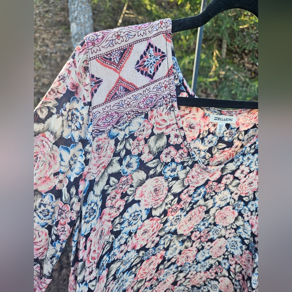 BILLABONG Floral Flowy Long Tunic Size Medium Pink Blue Tribal - Picture 4 of 8